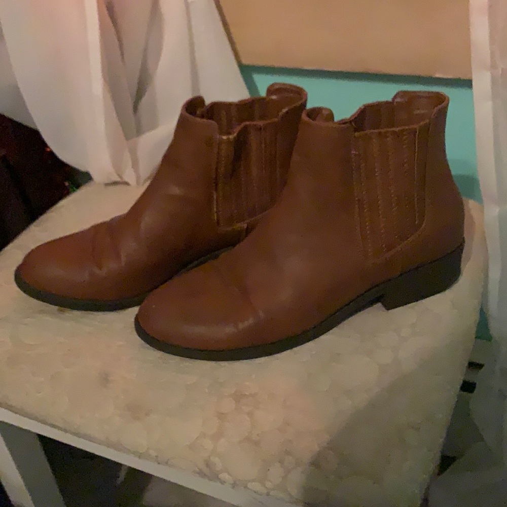 tan / brown booties